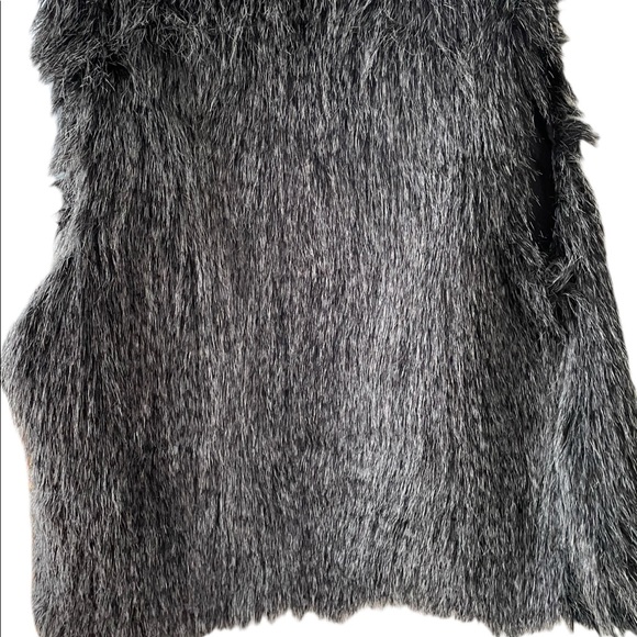 Oona & Maud fur vest size medium - Picture 4 of 4